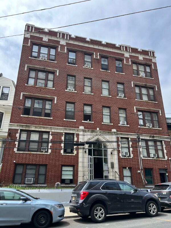 Building Photo - 101 Clifton Pl