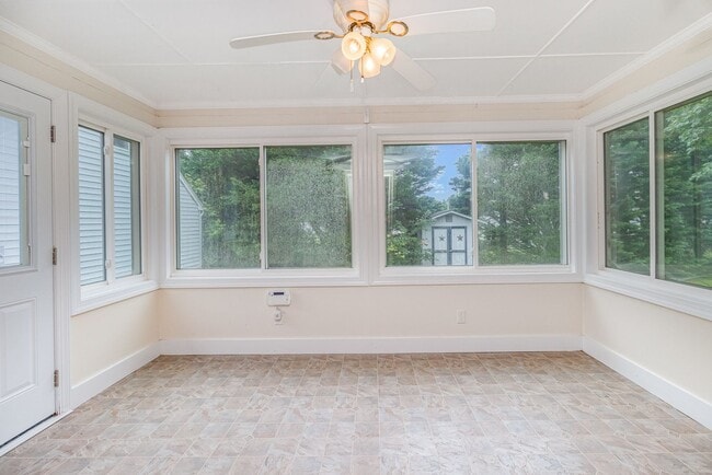 Building Photo - Coming Soon | $2,000/mo | Spacious Split-L...