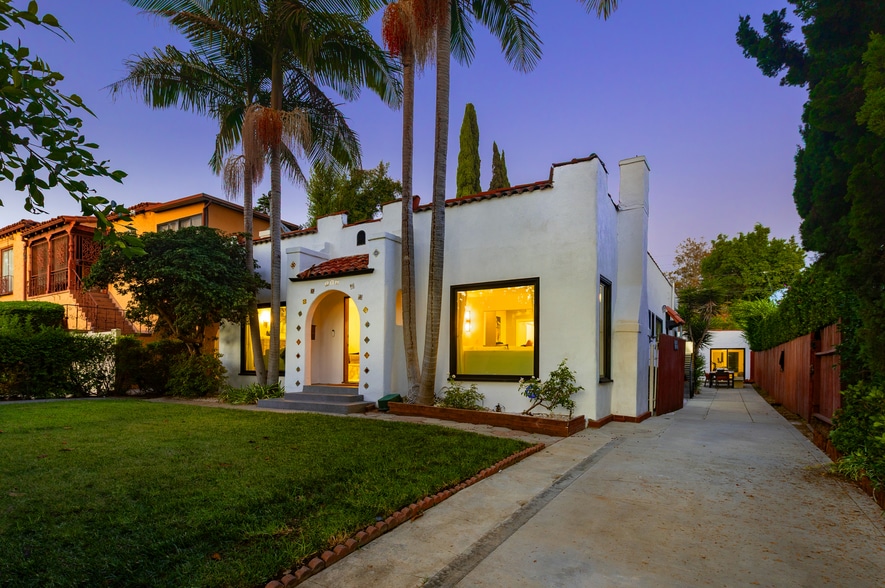 Building Photo - 722 N La Jolla Ave