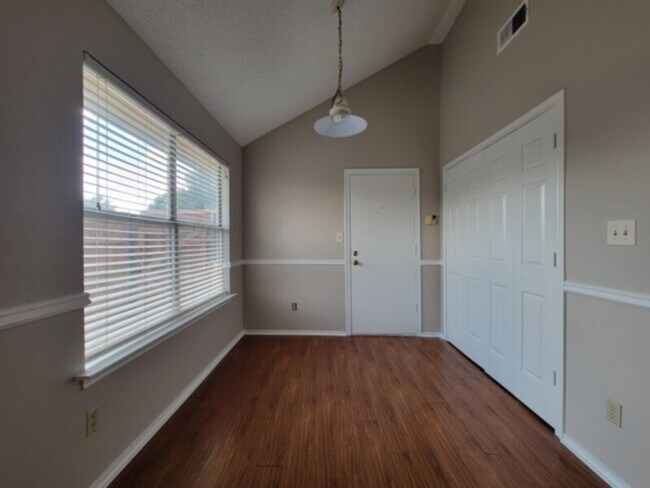 Building Photo - *****CREEK CROSSING ESTATES****
