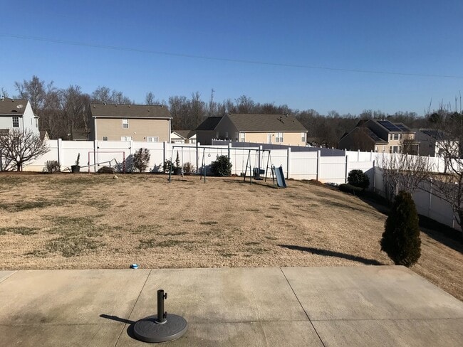 Building Photo - 113 Pennine Dr