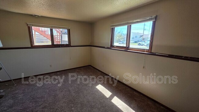 Building Photo - 1304 E Ingals Ave