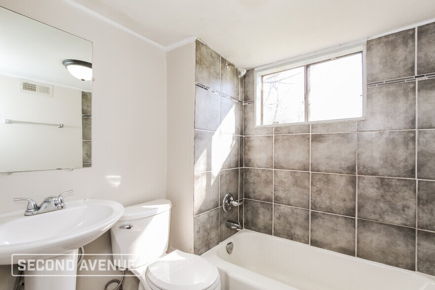 Building Photo - 412 Irving St