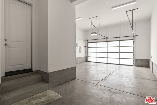 Building Photo - 11758 Hillsborough Ln