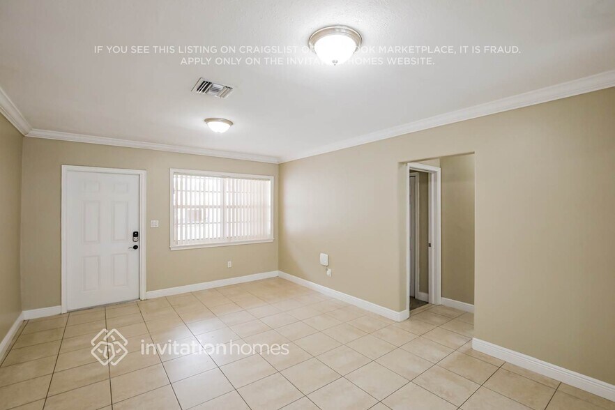 Building Photo - 2150 SW 65th Ave