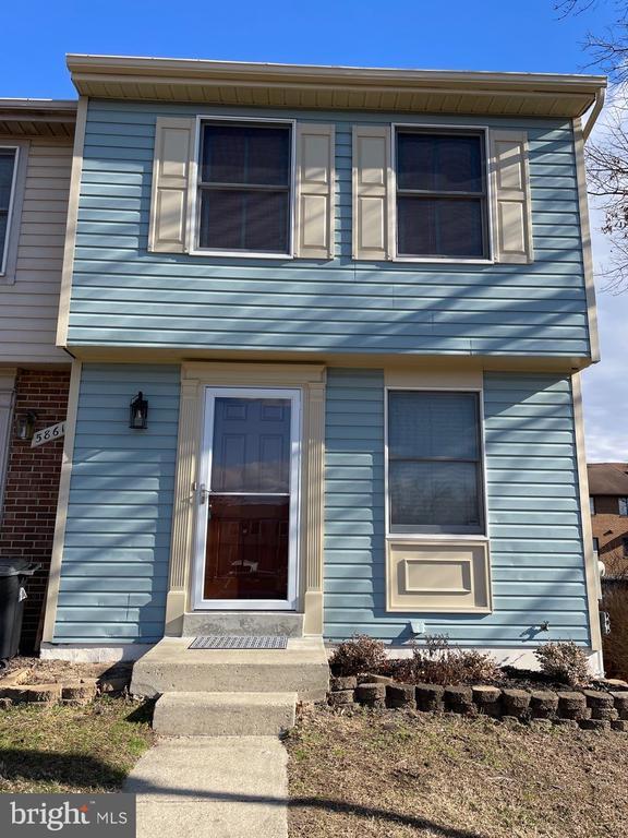 Building Photo - 5863 Rowanberry Dr