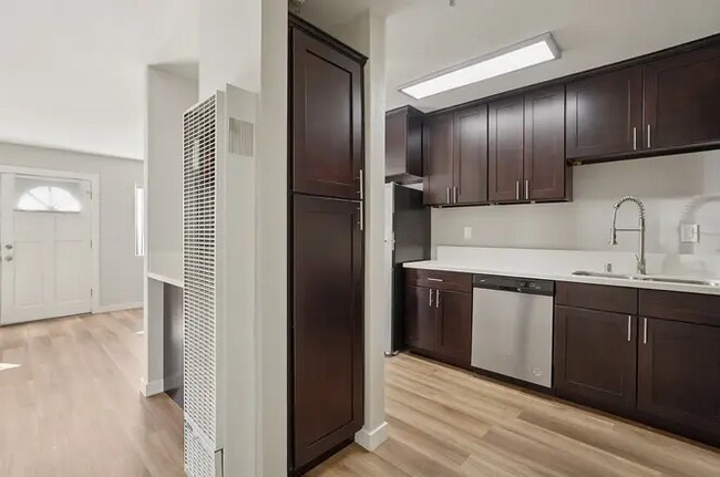 Building Photo - Chadron Apartment