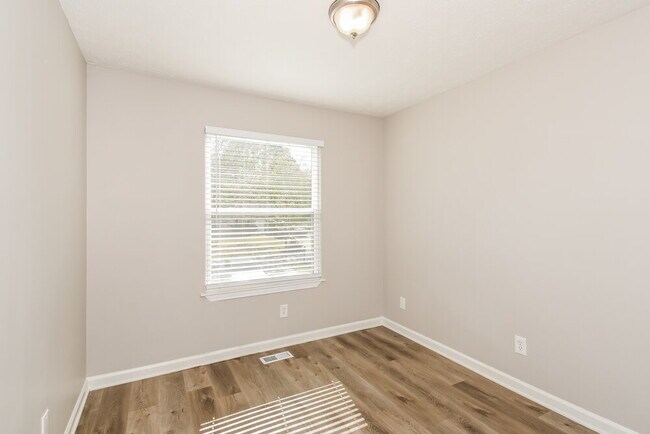 Building Photo - 113 Colemans Bluff Dr