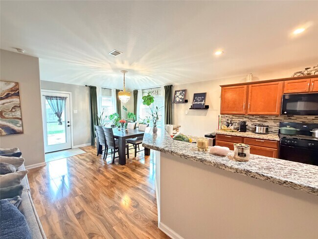 Building Photo - 1807 Emerson Ridge Dr