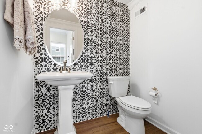 Building Photo - 776 Templeton Dr