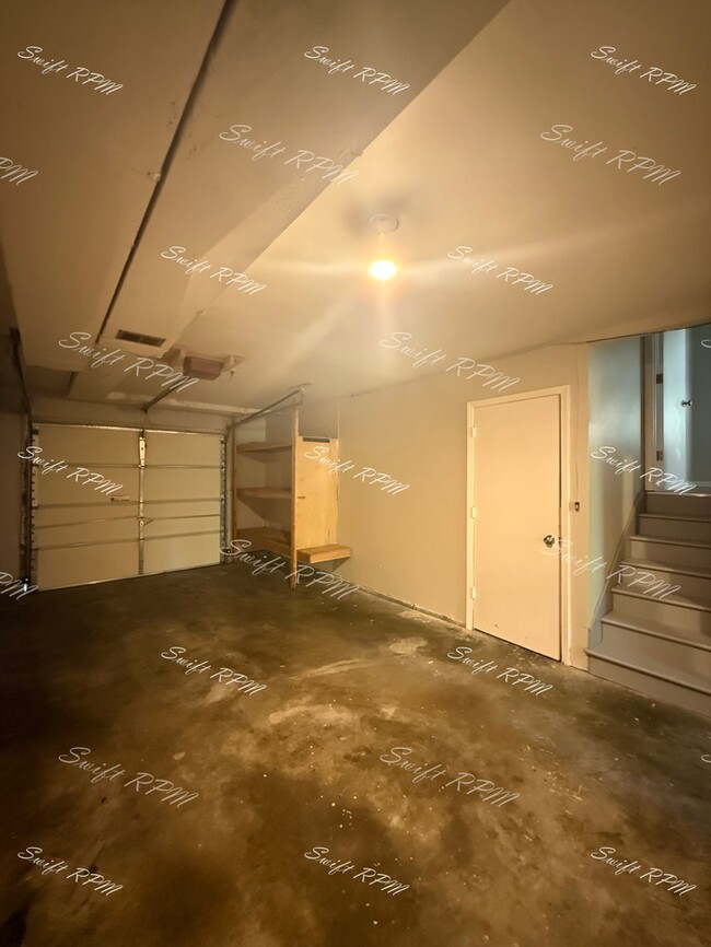 Building Photo - 819 E Sheridan St