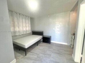 Building Photo - 106 Harvard Rd