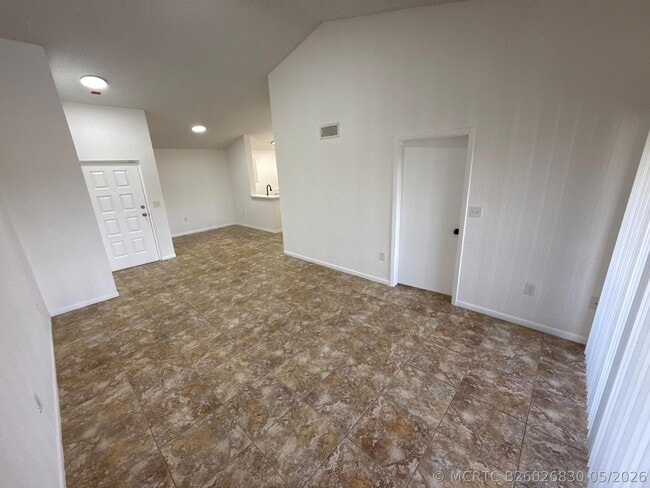 Building Photo - 2851 N Oakland Forest Dr