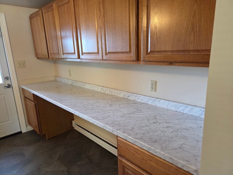 New 8 foot kitchen countertop. - 102 Stonecrest