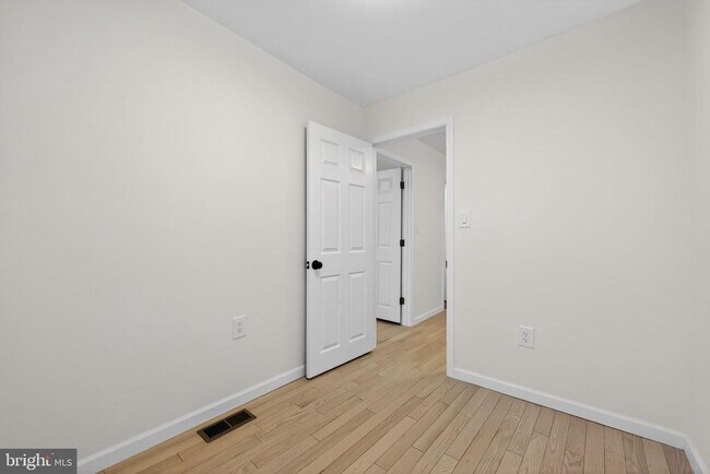 Building Photo - 2710 S Fairhill St