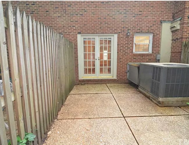 Building Photo - New Price Drop! Apply now.