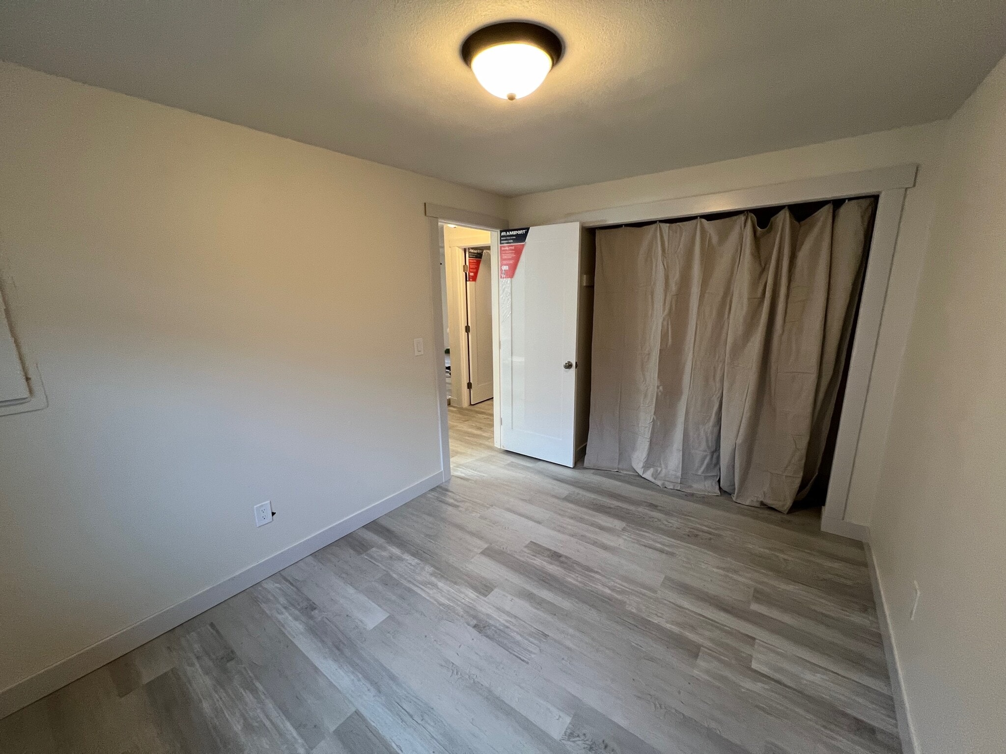 Building Photo - 7322 N Albina Ave