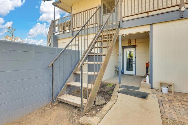 Building Photo - 2811 S County Rd 1200