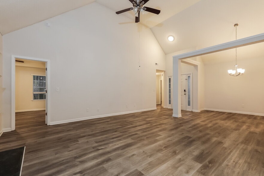 Building Photo - 1427 Isleworth Cir