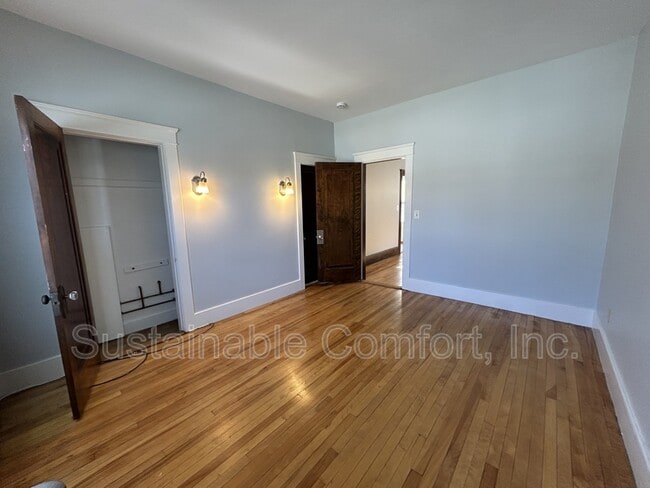 Building Photo - 5 Kensington Rd