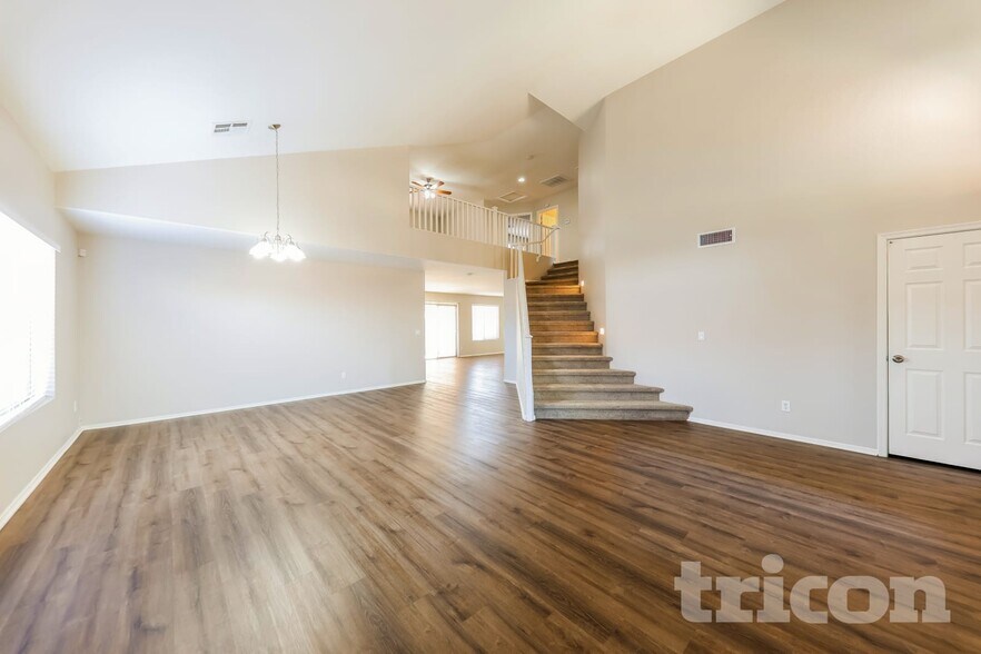 Building Photo - 16191 N 157th Dr