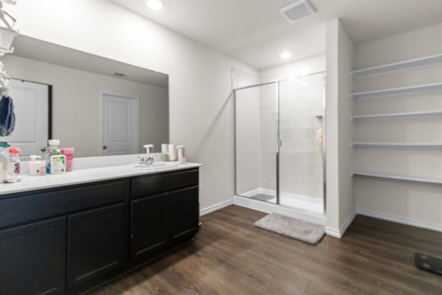 Building Photo - 2928 Roper St