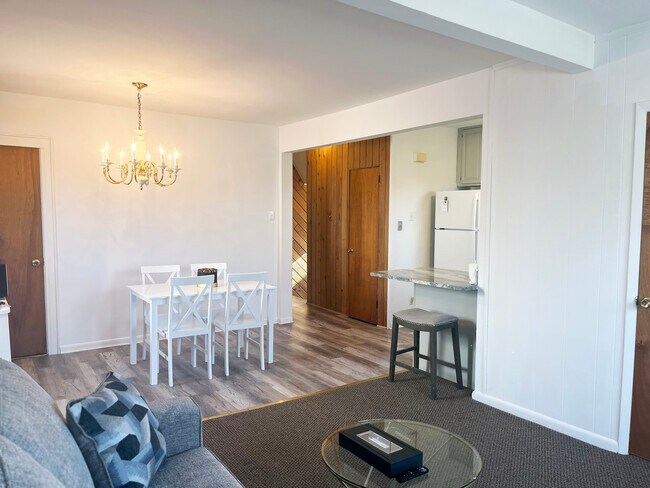 Building Photo - 229 Willets Ave