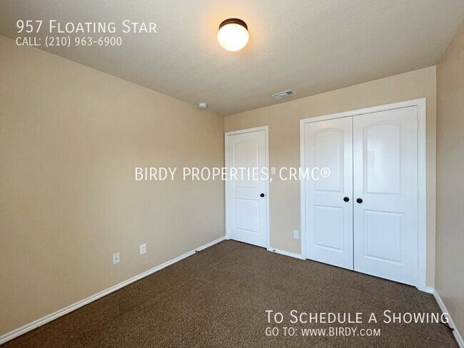 Building Photo - 957 Floating Star