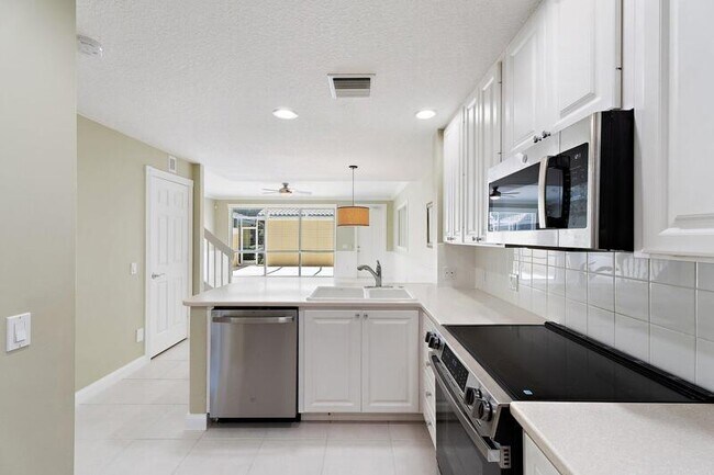 Building Photo - 4526 Illicium Dr