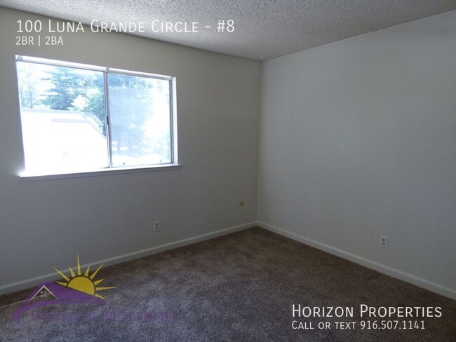 Building Photo - Condo in South Natomas, 2 Bed 2 Bath 840 sqft