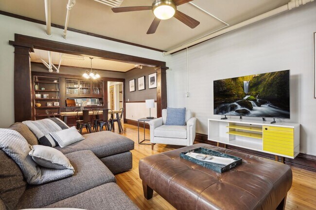 Building Photo - 3006 W 44th St