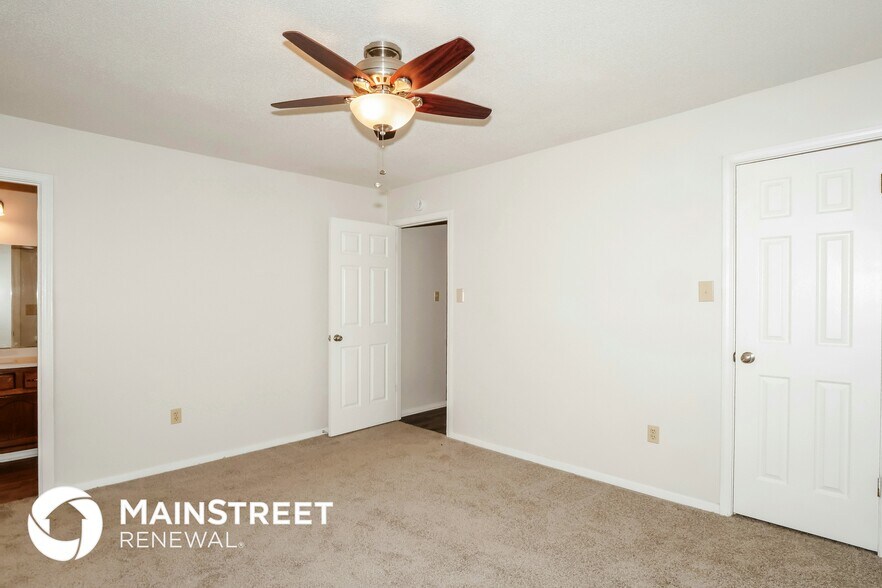 Building Photo - 3505 Dorchester Dr