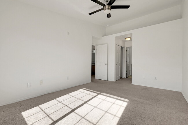 Building Photo - $2,250.00- 2 bed, 2 bath Condo with detach...