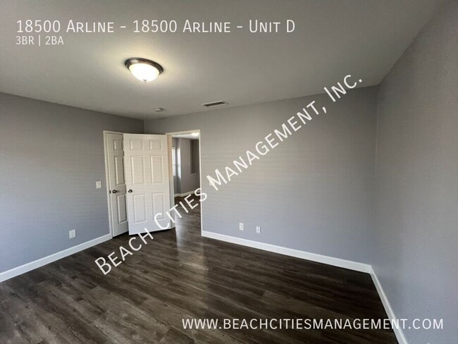 Building Photo - Remodeled 3 Bed, 2.5 Bath Town Home with A...