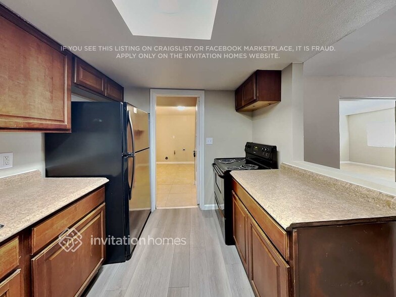 Building Photo - 3221 E Captain Dreyfus Ave