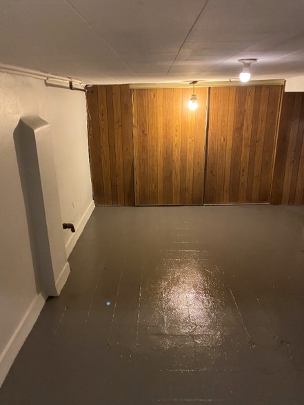 Building Photo - 18038 Norwood St