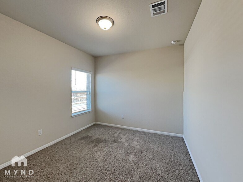 Building Photo - 2444 Lobo Landing Cove