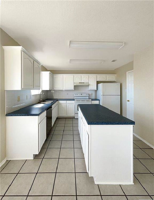 Building Photo - 5606 Montrose Dr