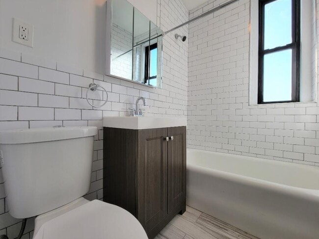 Building Photo - 1 bedroom in ASTORIA NY 11103