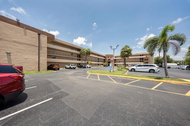 Building Photo - 706 NW 87th Ave