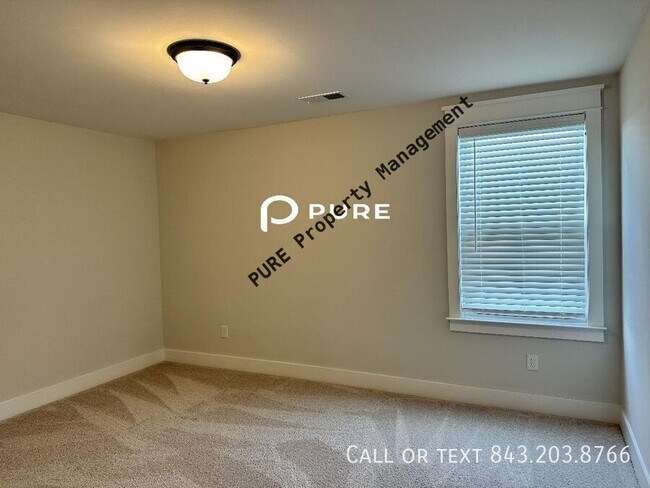 Building Photo - 610 Black Pine Rd