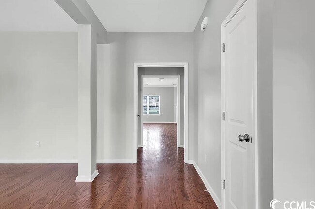 Building Photo - 4462 Marshwood Dr