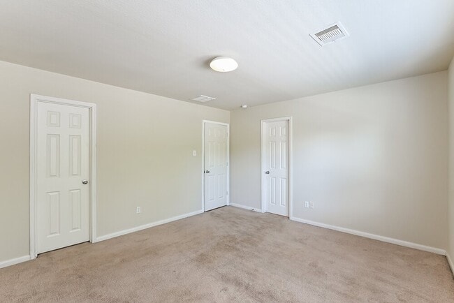 Building Photo - 8131 Barnes Ridge Ln