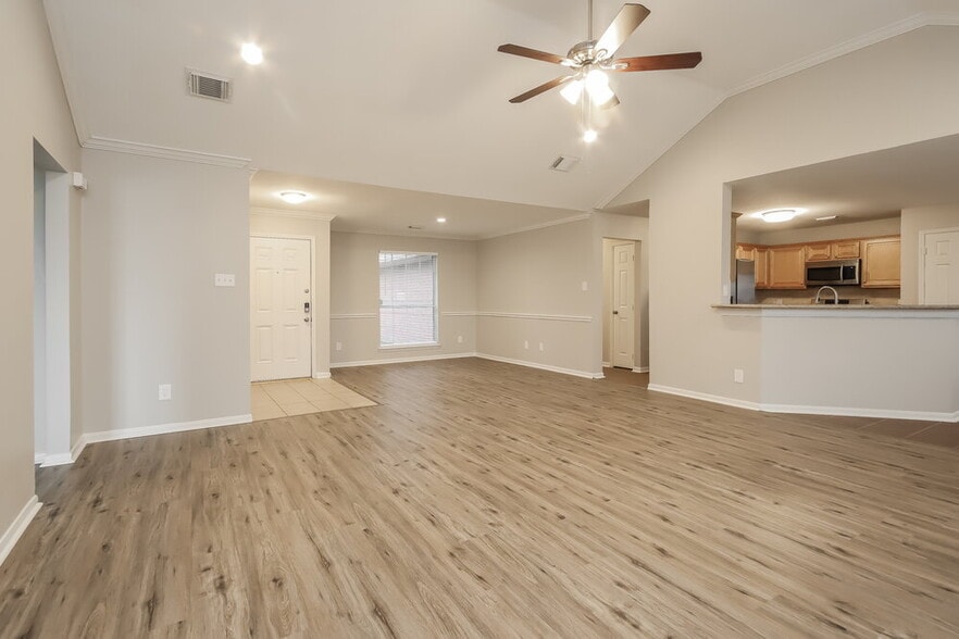 Building Photo - 302 Cedar Branch Dr