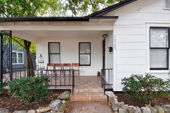 Building Photo - 1003 E 45th St