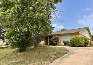 Building Photo - 3812 Stuart Rd