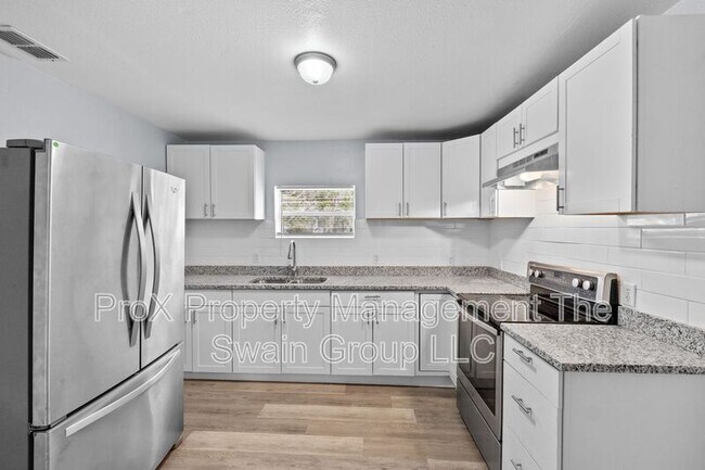 Building Photo - 515 S Charleston Ave