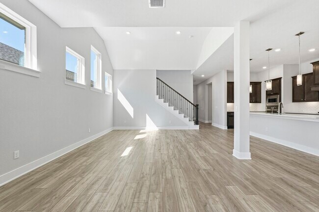 Building Photo - 15822 Pilot Knob Dr