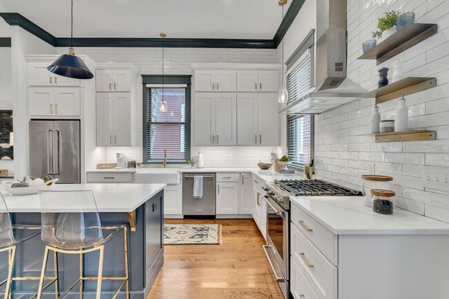 Building Photo - AVAILABLE SEPTEMBER 1ST. Beautifully Restored and FULLY Furnished professionally decorated East N...