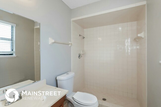 Building Photo - 301 Highland Ave